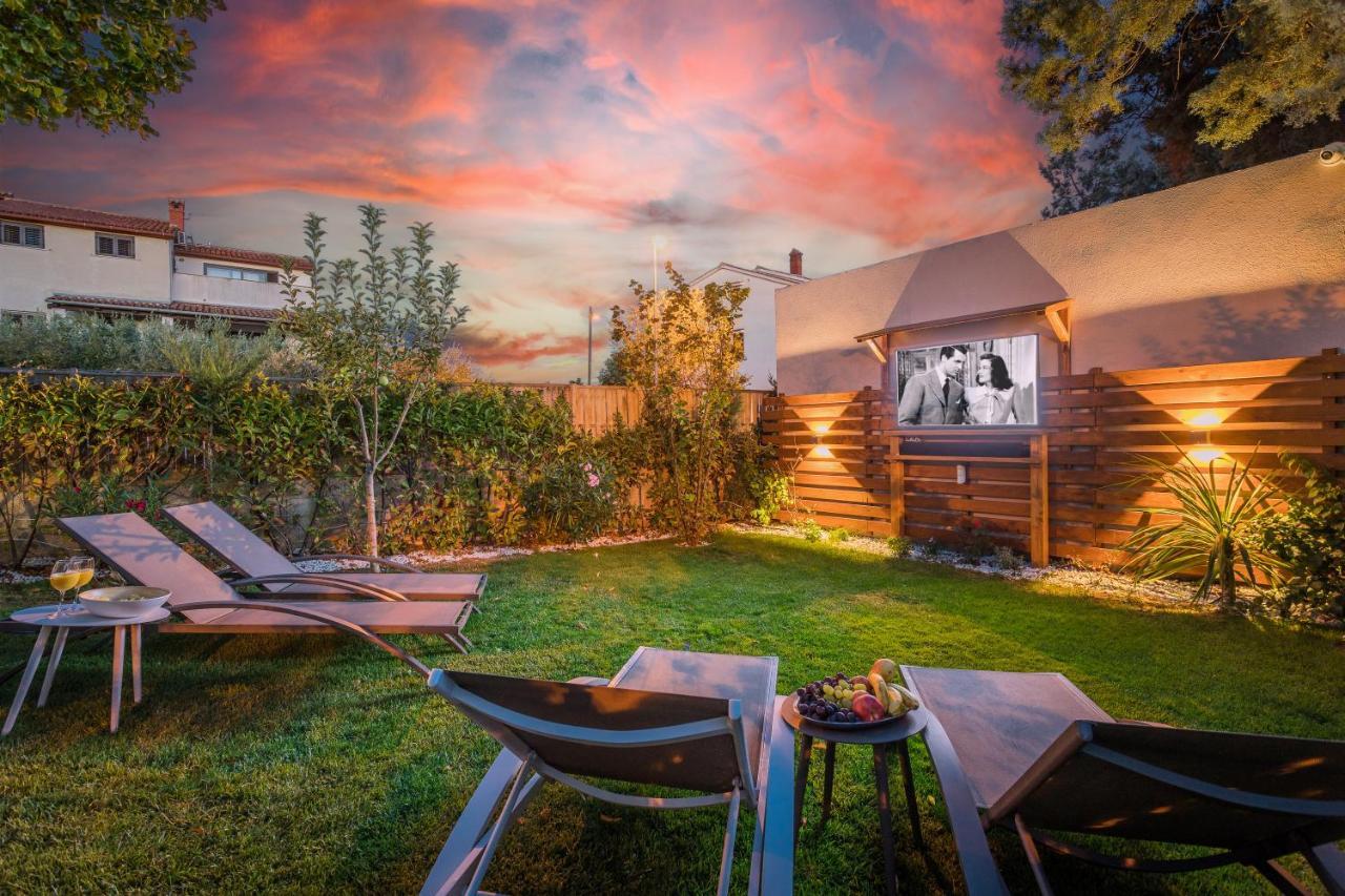 Villa Andrija Family Dream With Heated Pool At The Sea With Beautiful Garden, Outside Cinema And Kids Playground Fažana Zewnętrze zdjęcie